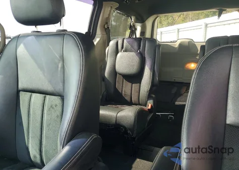 2016 Dodge Grand Caravan Sxt z USA, uszkodzony, nr VIN 2C4RDGCG8GR335715